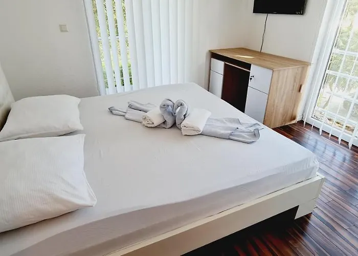 Bella 汽车旅馆 3*