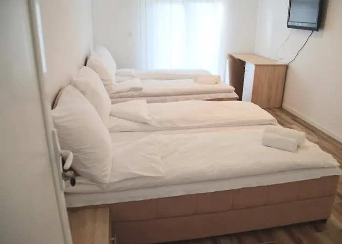 汽车旅馆 Bella 3*